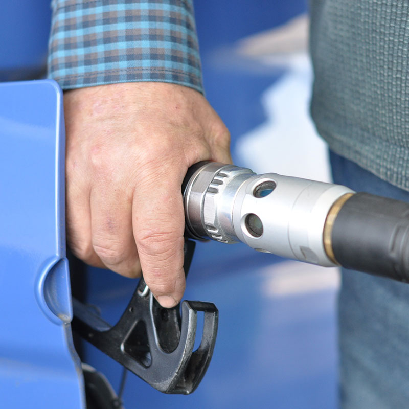 Vad består bensinpriset av och vad påverkar priset?